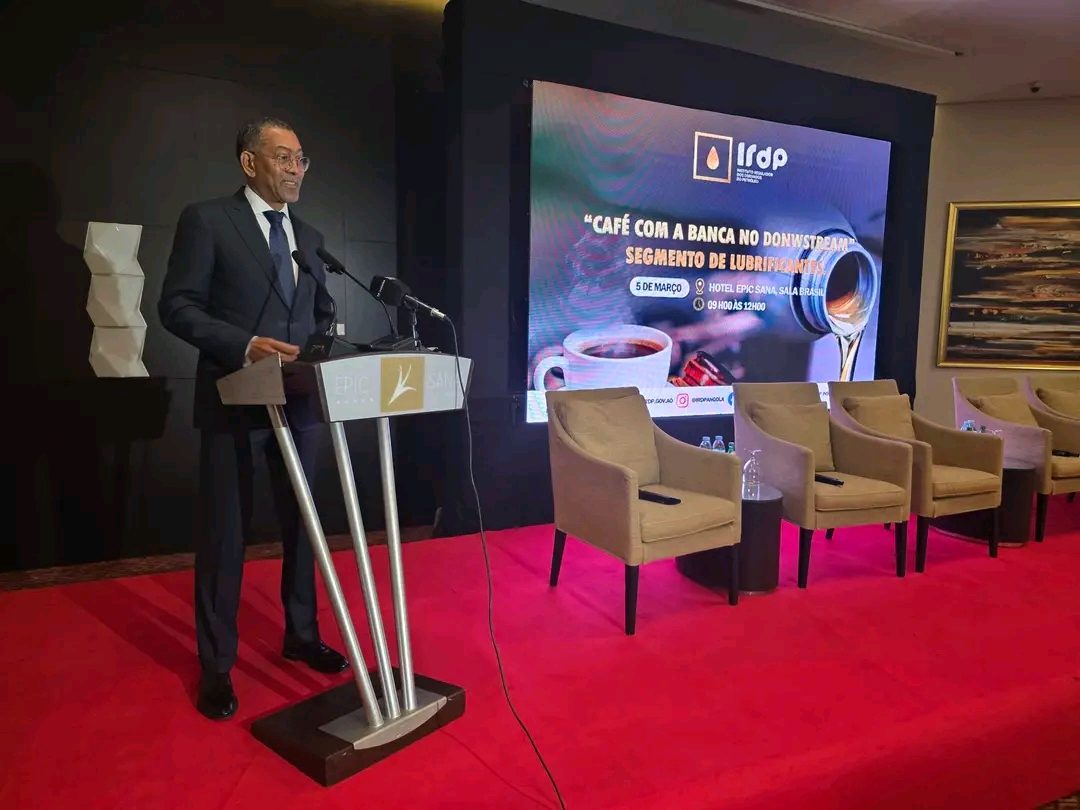 Ministro destaca papel da banca no financiamento do sector de derivados do petróleo