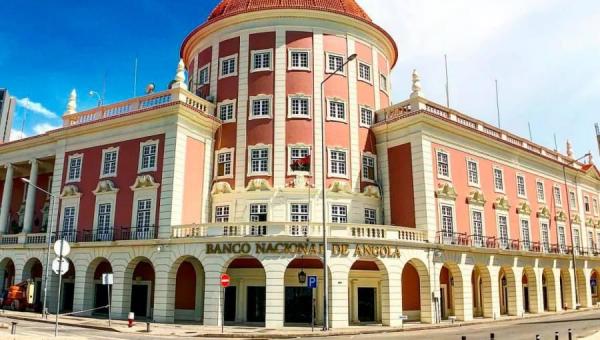 BNA aplica multas de 3,7 mil milhões Kz e castiga cinco gestores