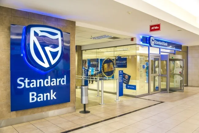 SBA fecha primeiro semestre no grupo dos grandes bancos