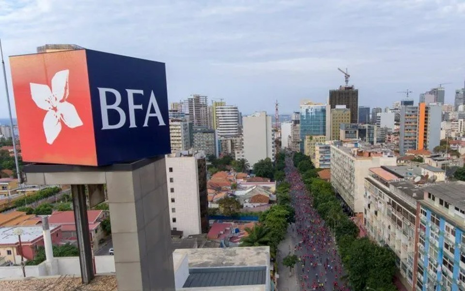 Acções do BFA em queda: Título desvaloriza 9,09% e estabiliza nos 100 mil kwanzas