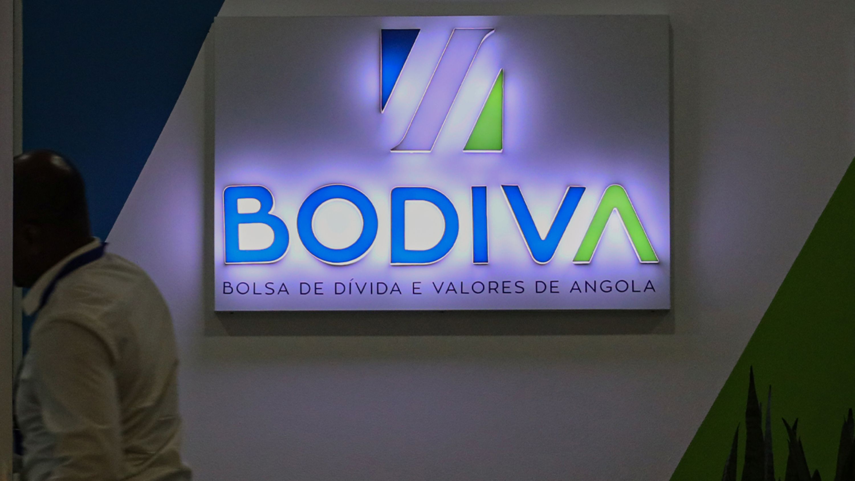 Efeito Unitel "seca" BODIVA e expõe falta de liquidez no mercado. Acções do BCGA e BAI afundam até 13%