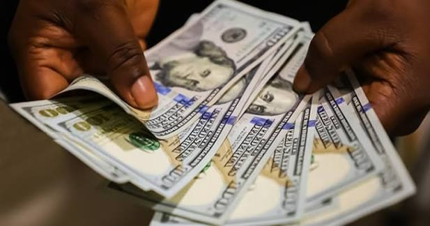 Tesouro duplica venda de divisas e disponibiliza 1,6 mil milhões USD no I semestre