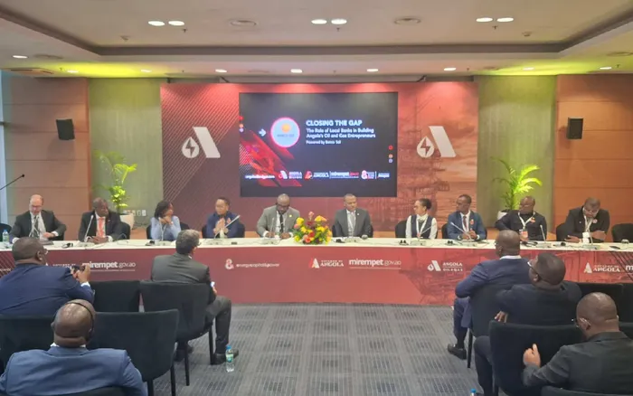 Gap de investimento nos petróleos soma 13,8 mil milhões em cinco anos