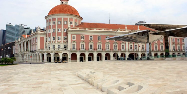 BNA alerta banca para riscos da crescente exposição ao Estado