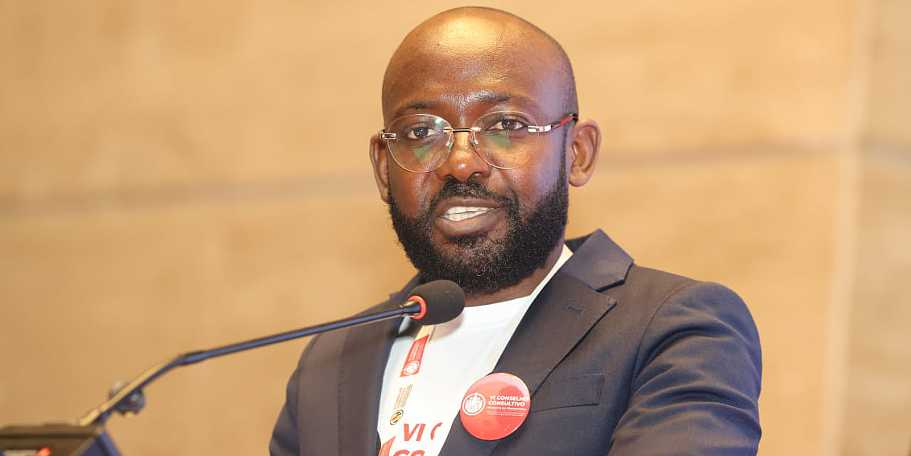 Angola cresce economicamente a metade do ritmo necessário para absorver o crescimento populacional