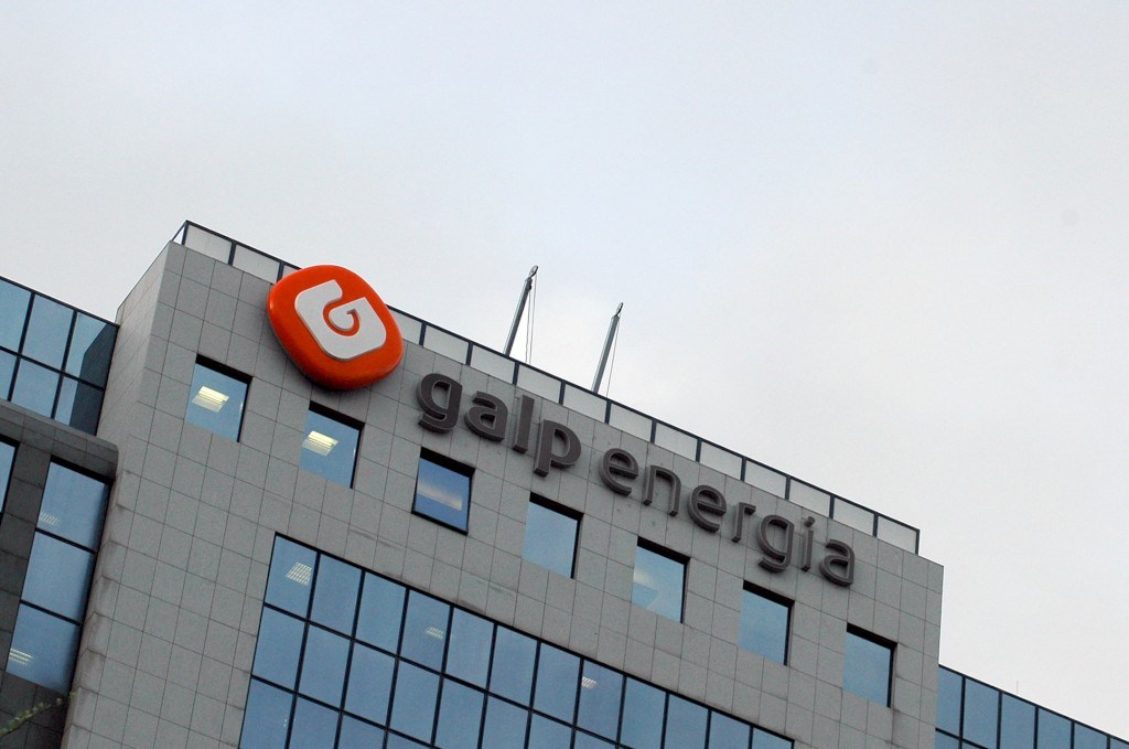 Produção da Galp sobe 12% e margem de refinação mais do que duplica — e Angola continua a beneficiar dos resultados da petrolífera