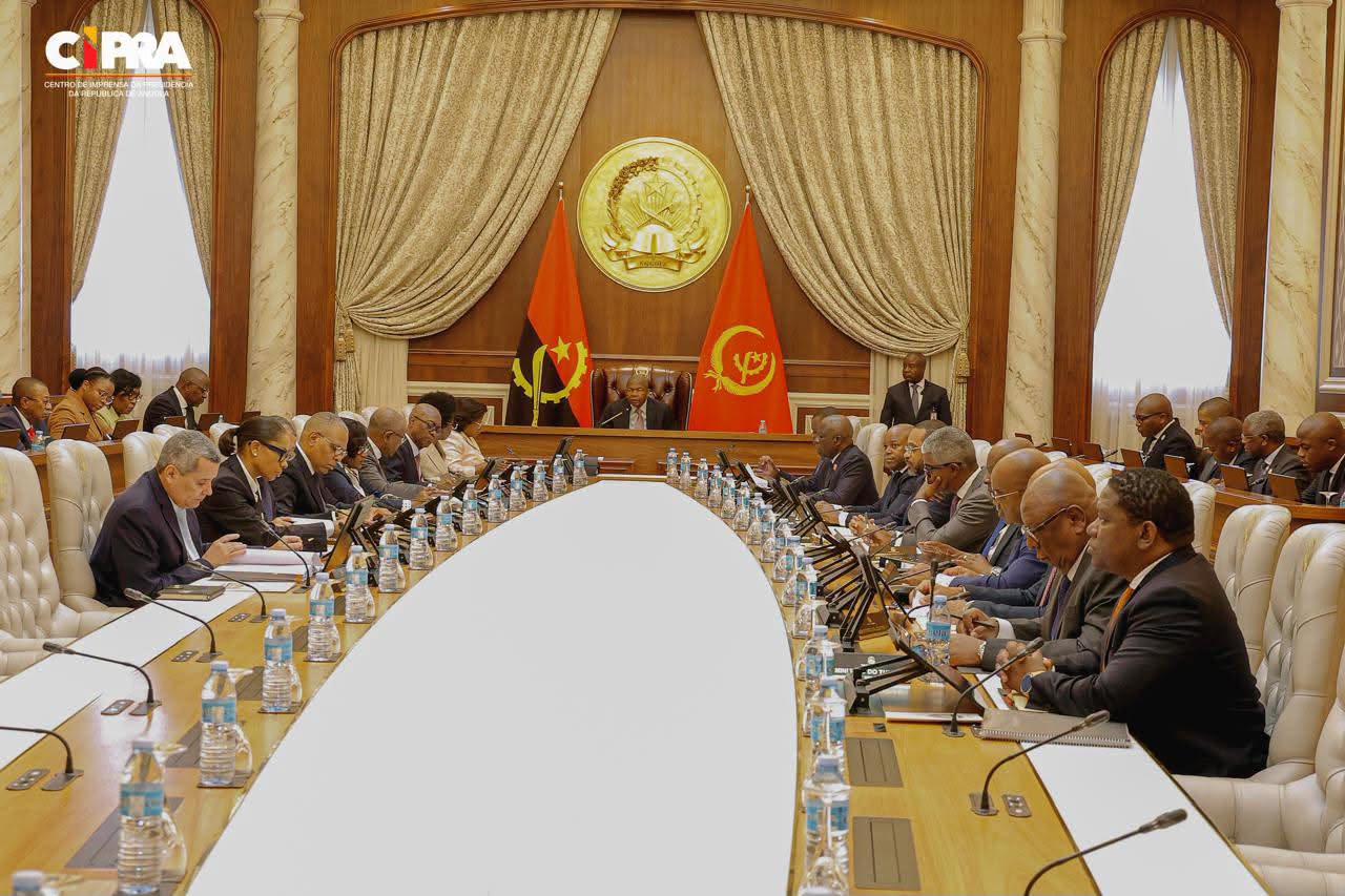 Stock da Dívida Pública de Angola atinge 62,18 mil milhões de Kwanzas