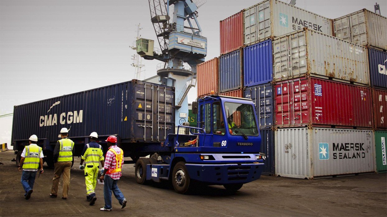 Excedente da Balança Comercial de Angola cai 42% de Junho para Julho