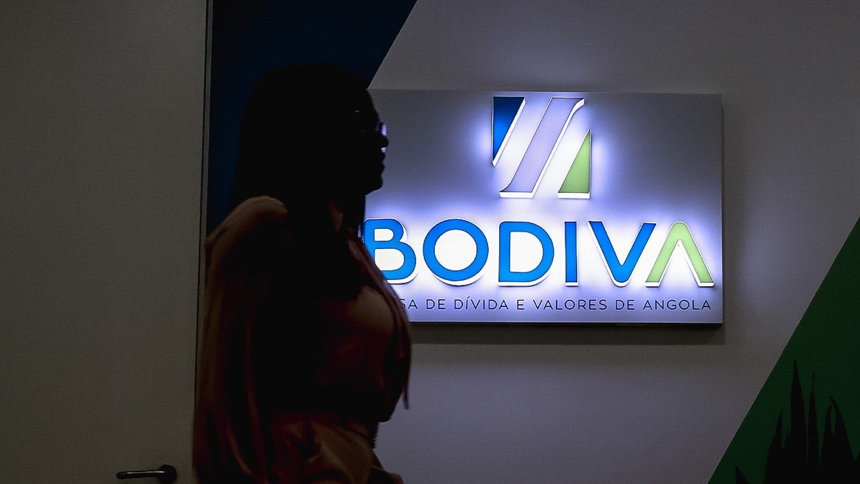 Bolsa de Luanda fecha a semana no amarelo ‎