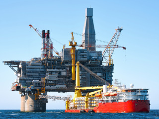 Petróleo: Barril de Brent ameaça "rebolar" para cima da fasquia dos 70 USD com medo do que venha a acontecer no Médio Oriente