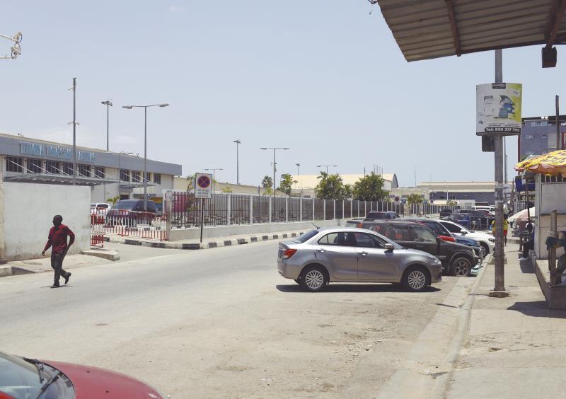 Aeroporto 4 de Fevereiro: Desactivação de terminal doméstico provoca falência de negócios locais