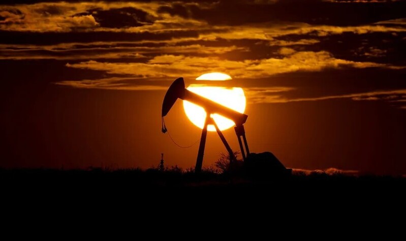 Petróleo cede terreno mas mantém-se acima dos 100 dólares