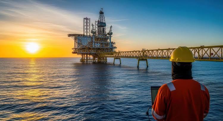 Petróleo: Barril volta a furar a barreira dos 100 USD