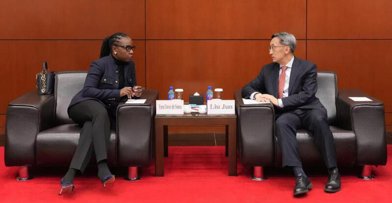 Angola mira mercado de Hong Kong com plano de cooperação financeira e exploração de emissão de dívida