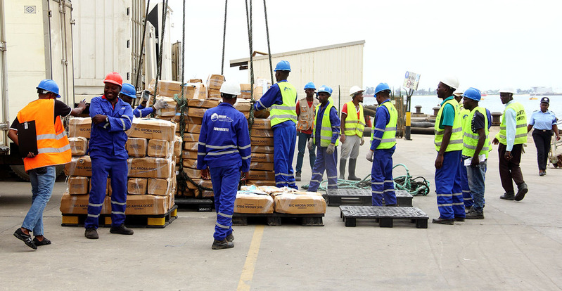 Angola exporta mais, mas continua a gastar 17 vezes mais para importar
