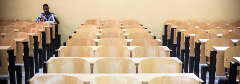 25 em cada 100 angolanos com mais de 5 anos nunca frequentou a escola