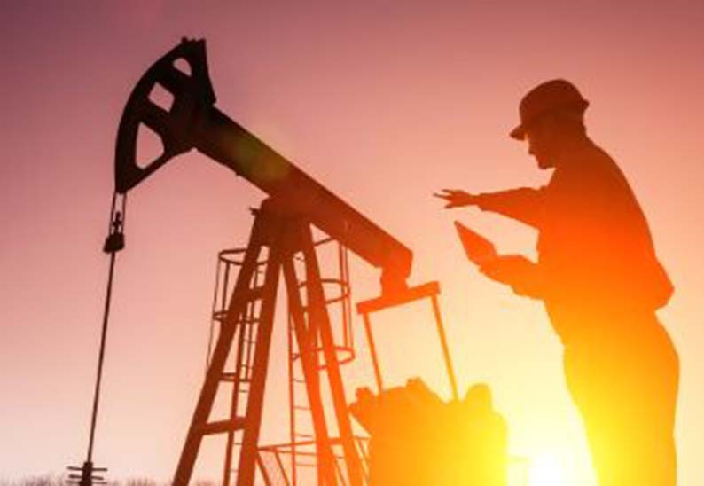 Petróleo: Barril de Brent incha à medida que riscos de abastecimento no Médio Oriente se agravam com a guerra na região