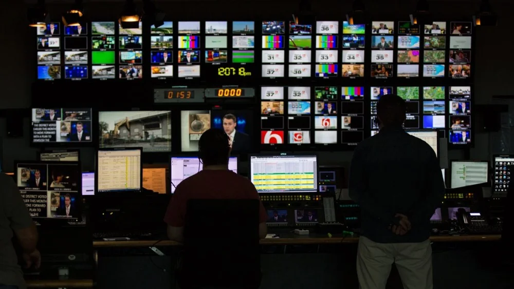 Confiança nas notícias cai para o nível mais baixo em dez anos e plataformas digitais ultrapassam os media tradicionais