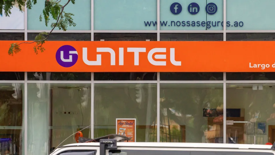 Apagão da Unitel deixa Angola “a meio gás”: dificuldades para pagar impostos, salários e até fazer compras