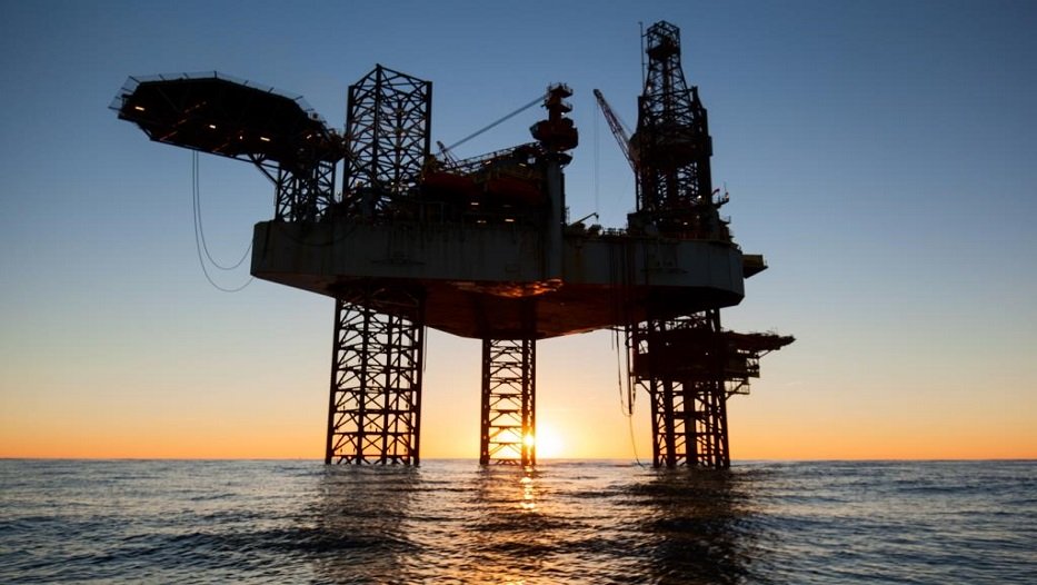 Angola produz 31,33 milhões de barris de petróleo e 30,22 milhões levantamentos em Julho